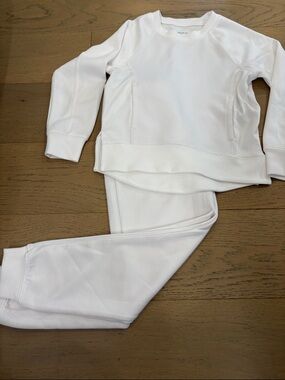 Like New Girls Layer 8 Jogging Set Size 7-8